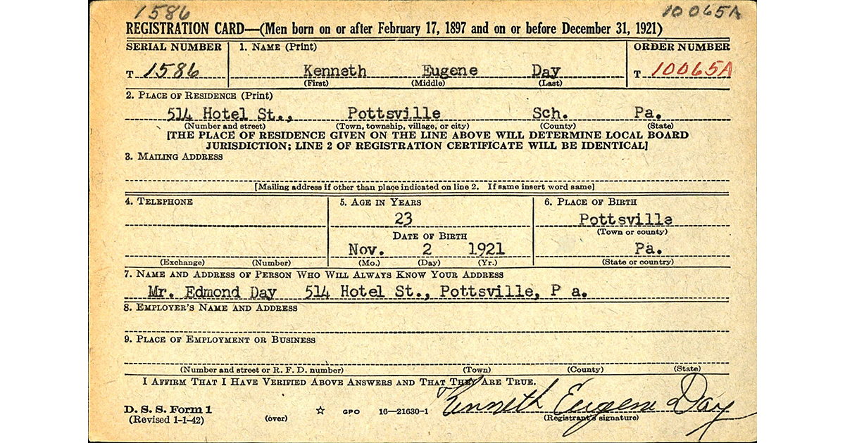 Registration card for Kenneth Eugene Day, born Nov 2, 1921, Pottsville, PA.